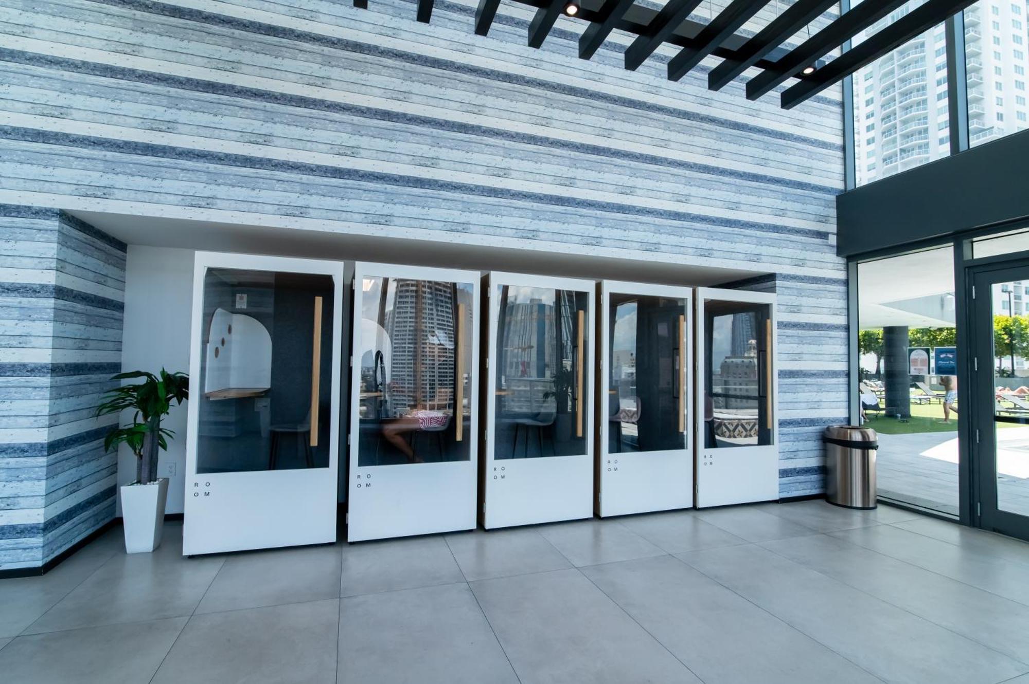 Luxurious King Bed Suite In Downtown Miami Exterior foto